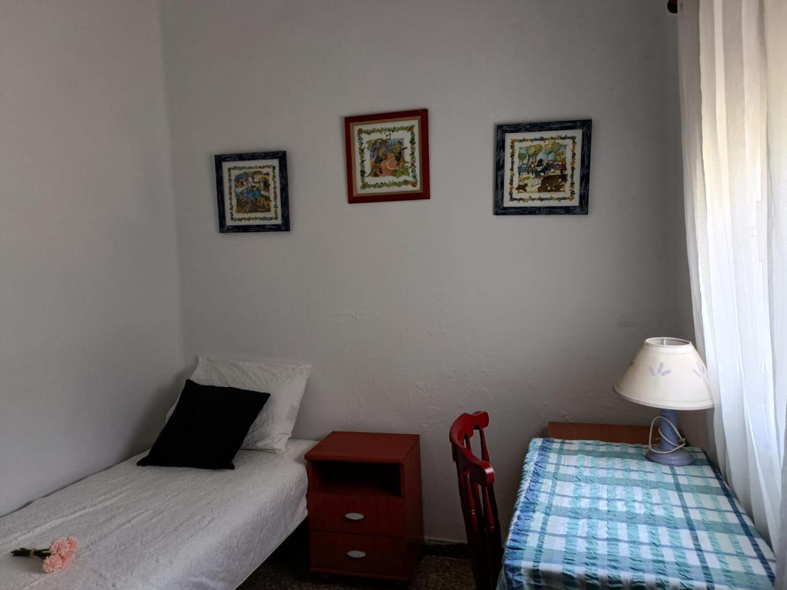 Quiet Forest House With A Super Large Swimming Pool, Good View, Facing North, Very Cool Lliria