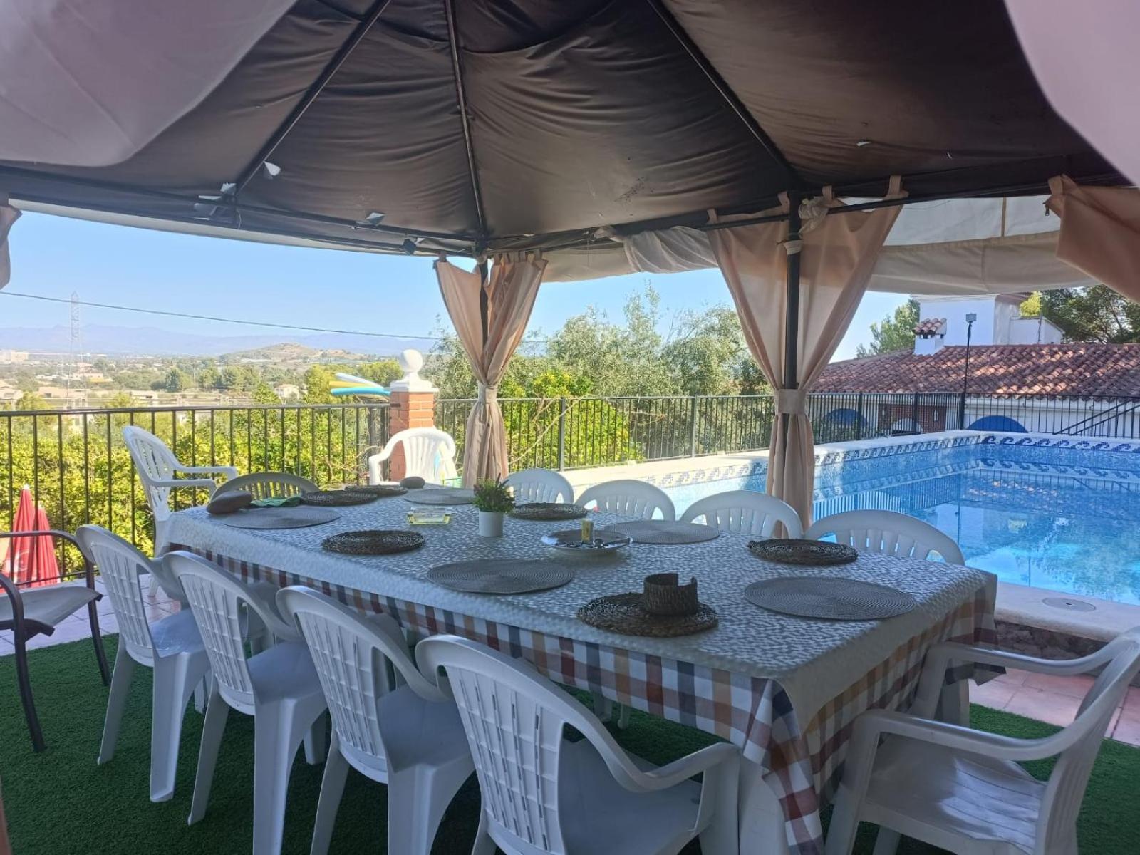Quiet Forest House With A Super Large Swimming Pool, Good View, Facing North, Very Cool Holiday home *