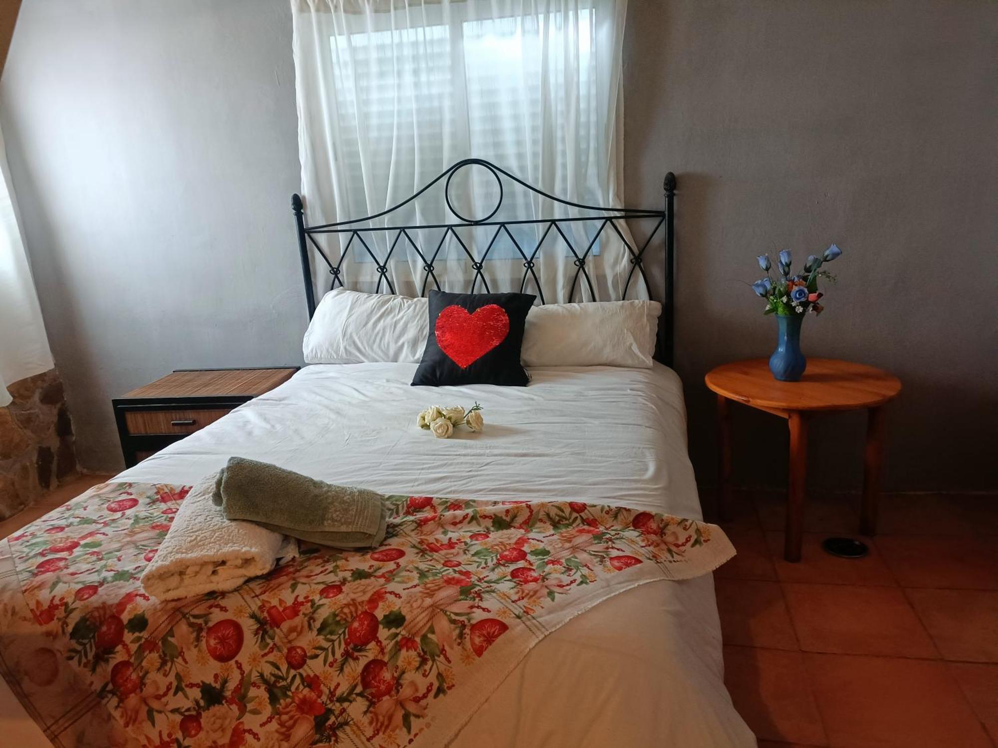 Holiday home Quiet Forest House With A Super Large Swimming Pool, Good View, Facing North, Very Cool Lliria